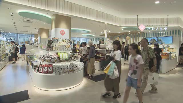 高松駅の駅ビル「高松オルネ」開業後初のお盆　土産物店では普段の倍以上の買い物客訪れる【香川】