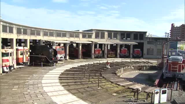 「森の芸術祭」開幕に向けて…作品展示予定の津山市の旧扇形機関車庫で清掃活動【岡山】