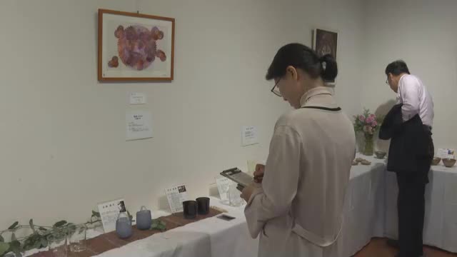 ５４人の芸術家の作品を入札方式で販売…倉敷市でチャリティ展　収益金で児童サッカー教室【岡山】