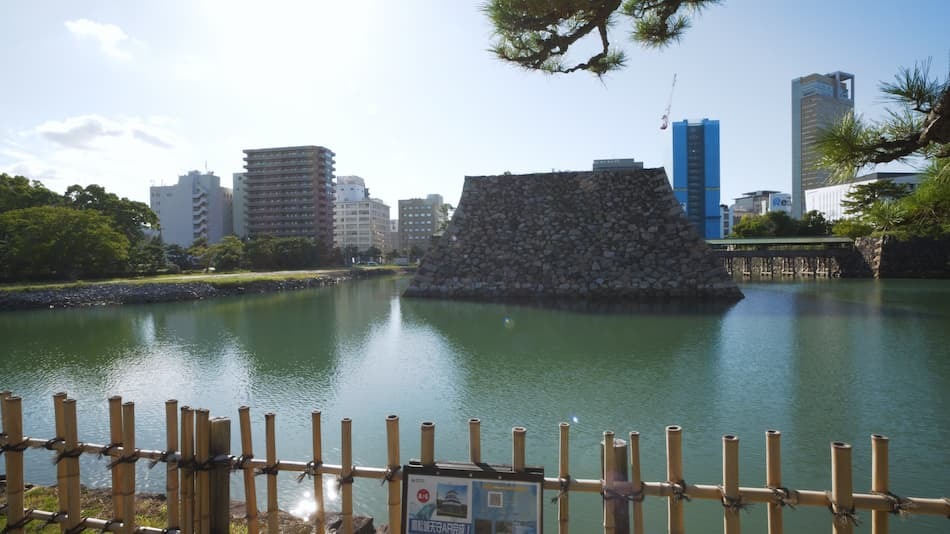 玉藻公園の新スポット「デジタル顔出しパネル」に＃ハッシュターグ！！…史跡高松城跡 玉藻公園（金バク！2024年10月18日OA）